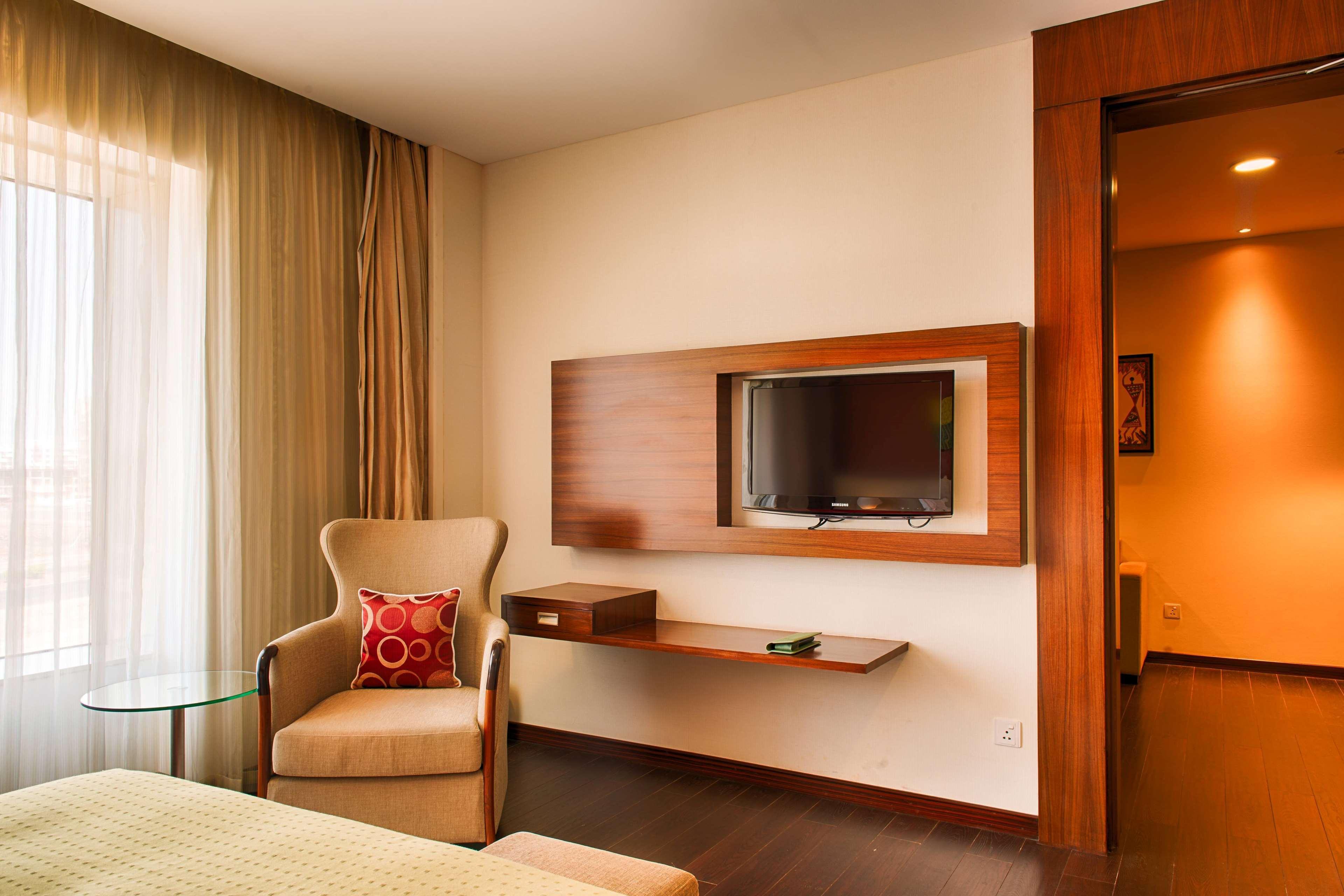 Ramada Plaza By Wyndham Pune Hinjewadi Dāpuri Eksteriør billede