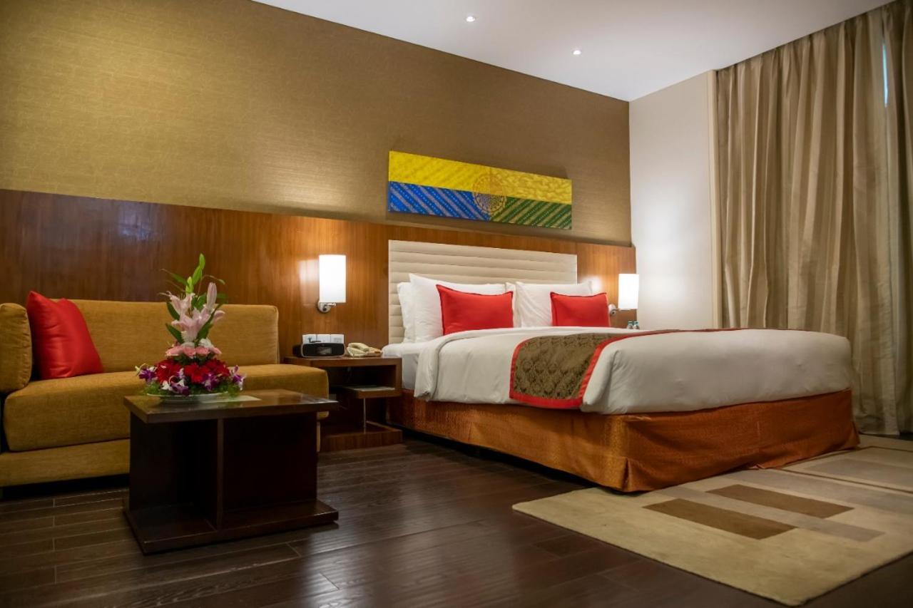 Ramada Plaza By Wyndham Pune Hinjewadi Dāpuri Eksteriør billede