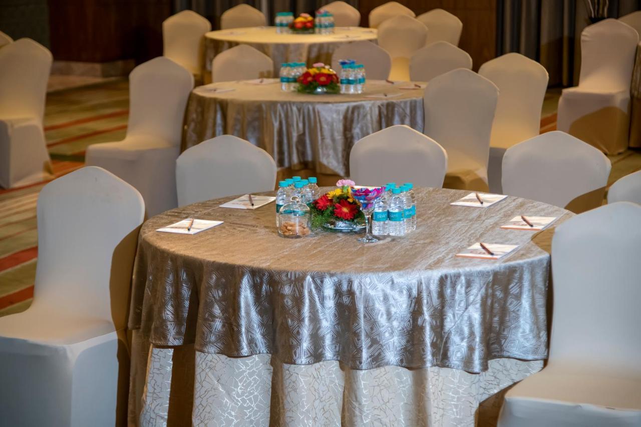 Ramada Plaza By Wyndham Pune Hinjewadi Dāpuri Eksteriør billede